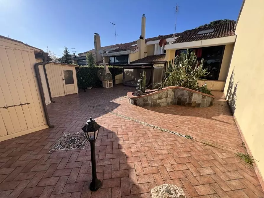 Immagine 2 di Villetta a schiera in vendita  a Cecina