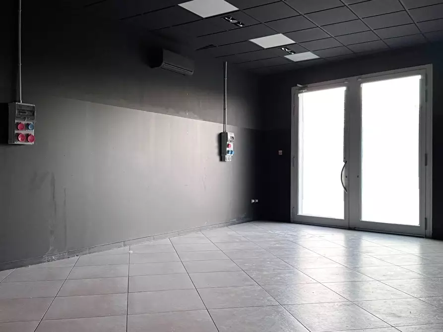 Immagine 18 di Locale commerciale in vendita  a Capannoli