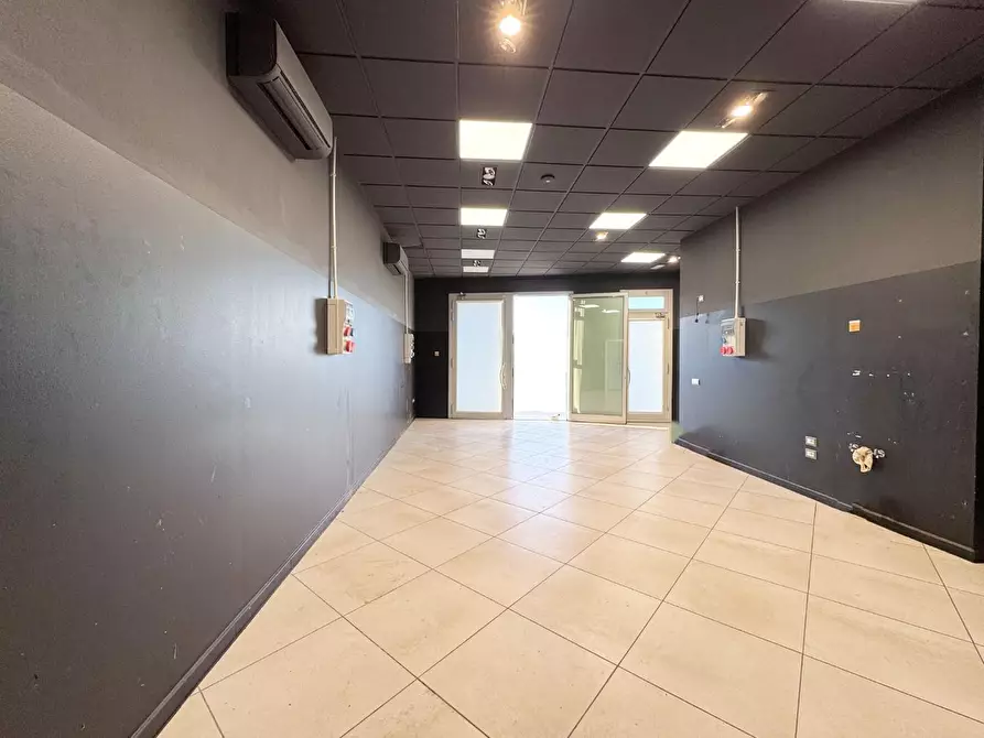 Immagine 17 di Locale commerciale in vendita  a Capannoli
