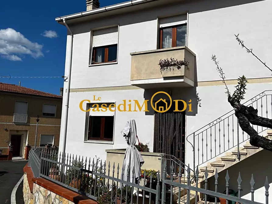 Immagine 1 di Porzione di casa in vendita  a Rosignano Marittimo