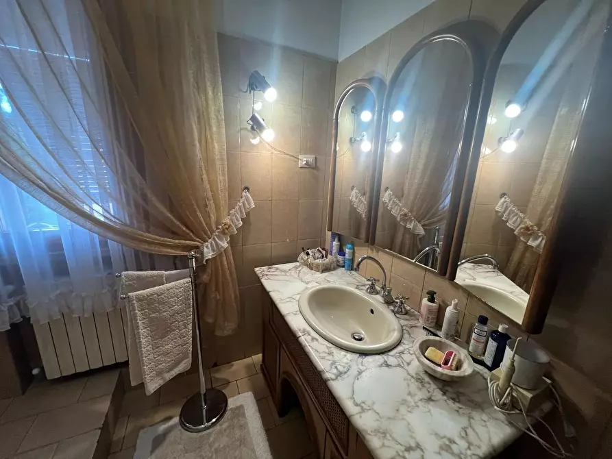 Immagine 9 di Appartamento in vendita  a Vinci