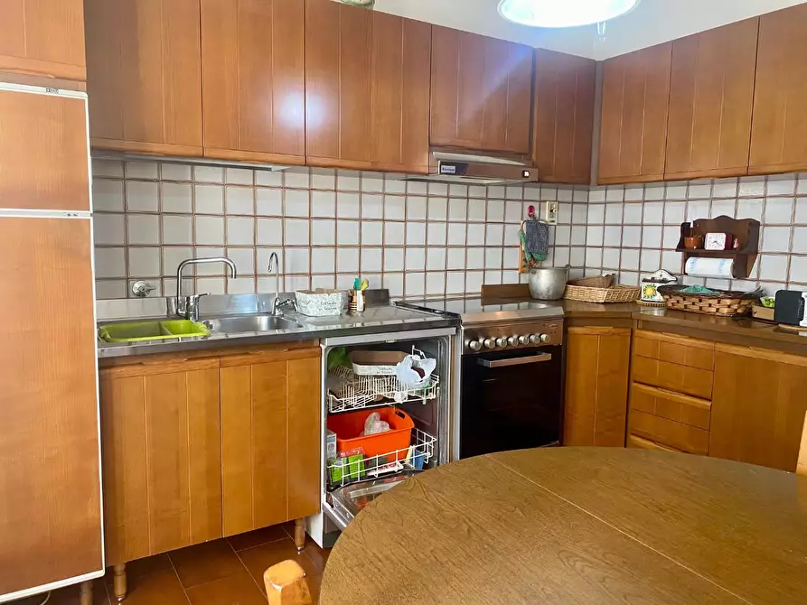 Immagine 8 di Appartamento in vendita  a Lucca