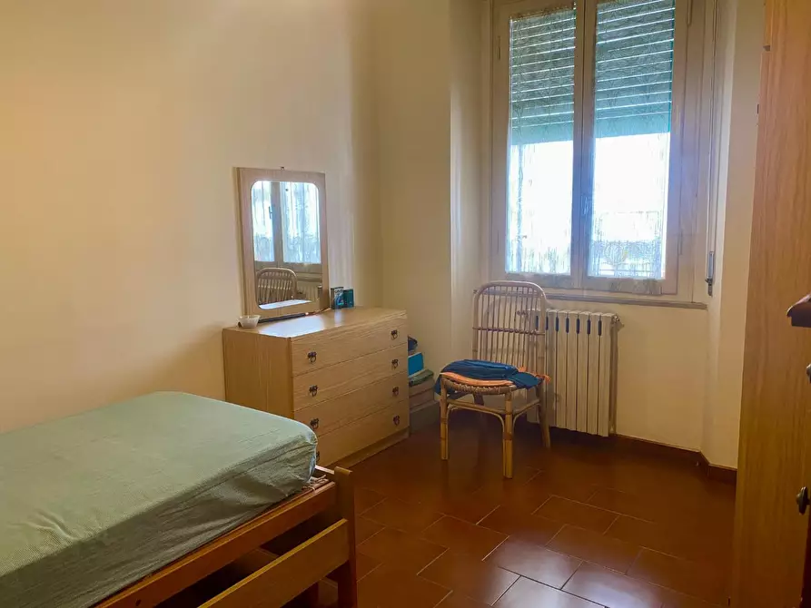 Immagine 15 di Appartamento in vendita  a Lucca