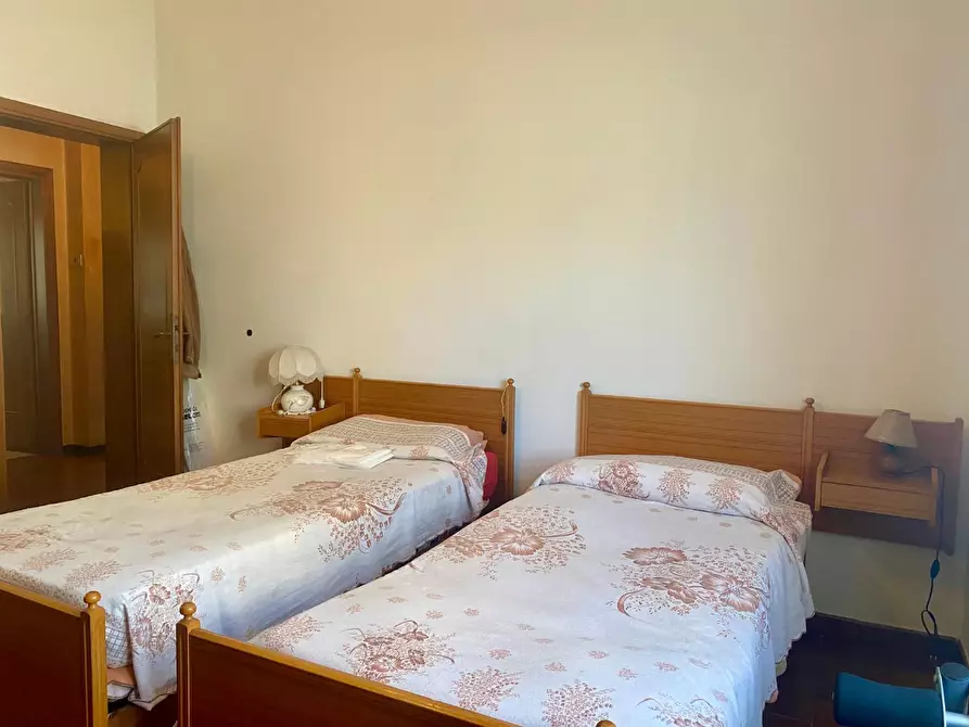 Immagine 14 di Appartamento in vendita  a Lucca