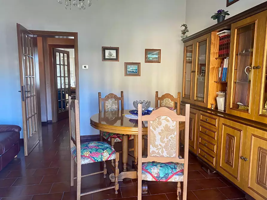 Immagine 4 di Appartamento in vendita  a Lucca