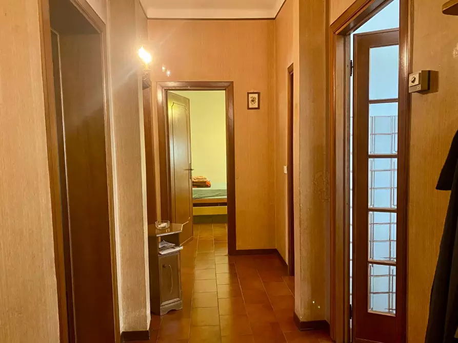 Immagine 9 di Appartamento in vendita  a Lucca