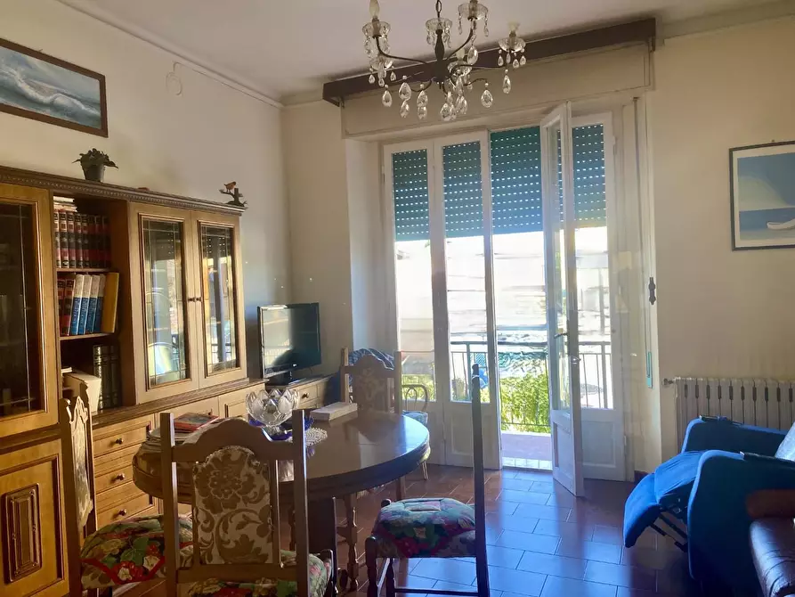 Immagine 2 di Appartamento in vendita  a Lucca