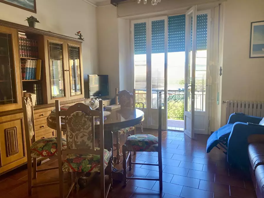 Immagine 1 di Appartamento in vendita  a Lucca