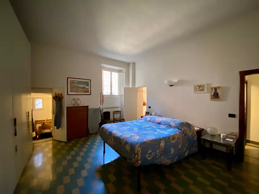 Immagine 11 di Appartamento in vendita  a Lucca