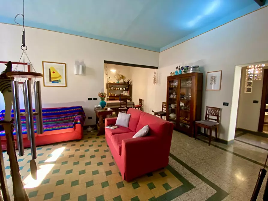 Immagine 3 di Appartamento in vendita  a Lucca