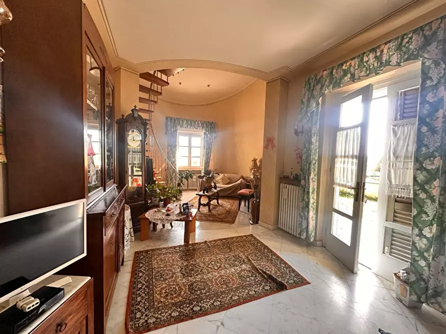 Immagine 2 di Villa in vendita  a Casciana Terme Lari