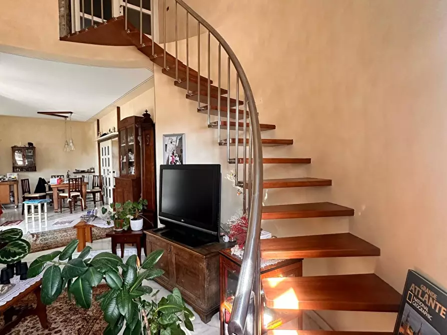 Immagine 8 di Villa in vendita  a Casciana Terme Lari