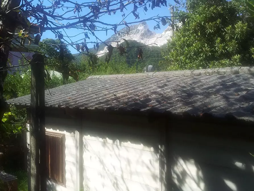 casa indipendente in vendita a Carrara in zona Bedizzano