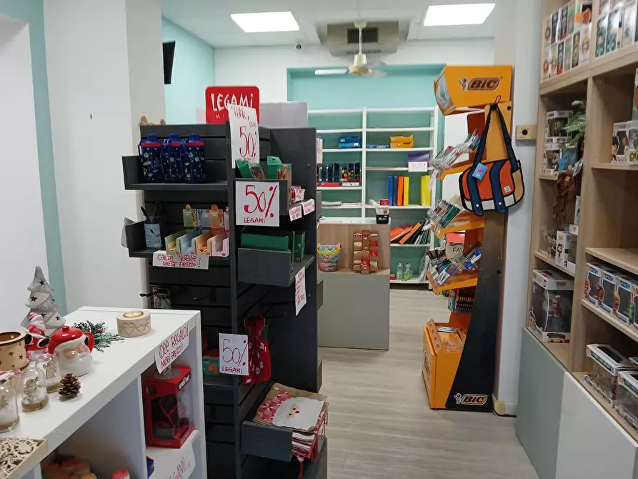 Immagine 2 di Negozio in vendita  a Pisa