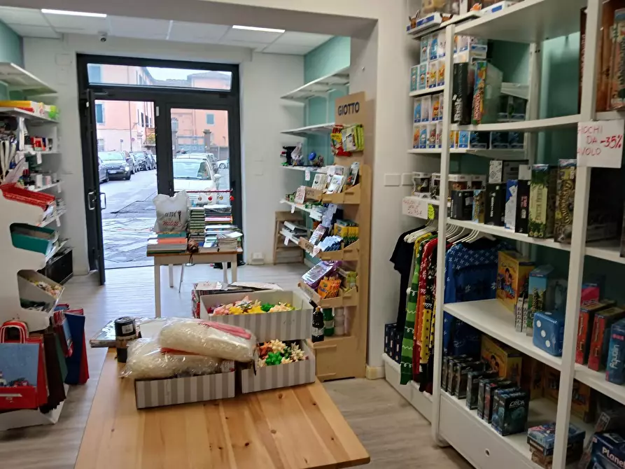 Immagine 1 di Negozio in vendita  a Pisa