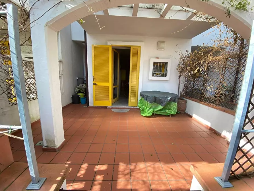 Immagine 2 di Villetta a schiera in vendita  a Massa