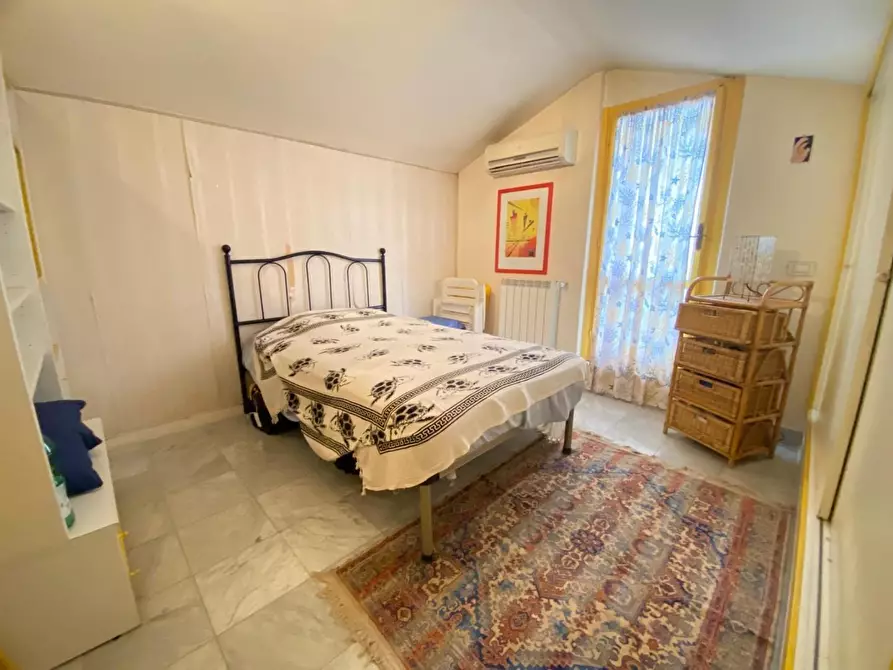 Immagine 15 di Villetta a schiera in vendita  a Massa