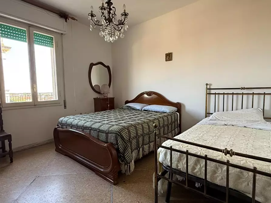 Immagine 31 di Mansarda in vendita  a Viareggio