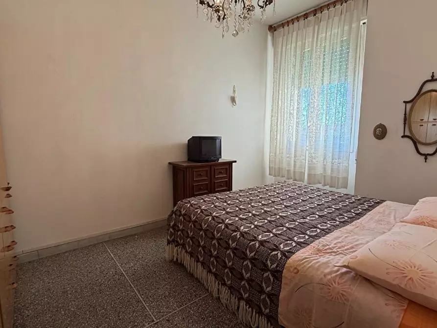 Immagine 38 di Mansarda in vendita  a Viareggio