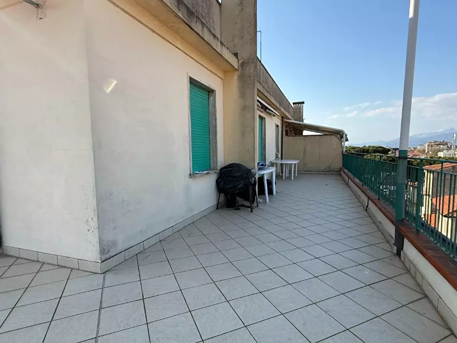 Immagine 9 di Mansarda in vendita  a Viareggio