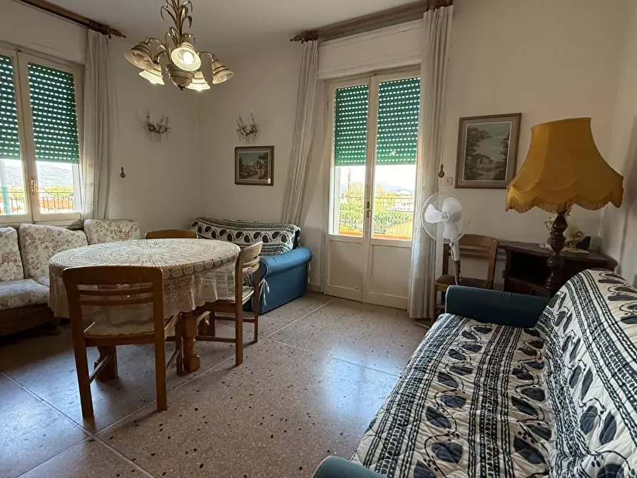 Immagine 16 di Mansarda in vendita  a Viareggio