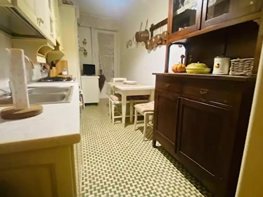 Immagine 9 di Appartamento in vendita  a Camaiore