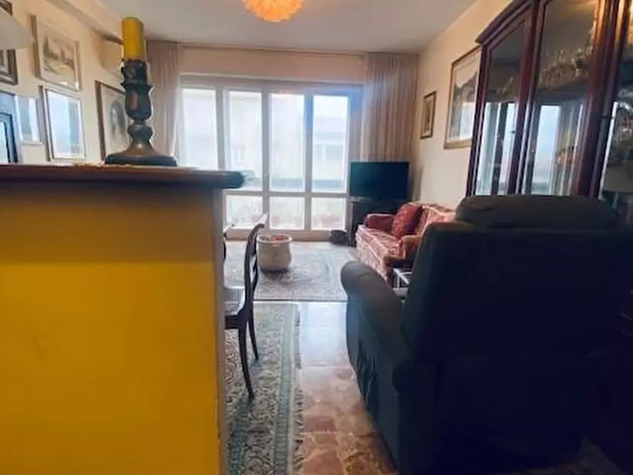 Immagine 8 di Appartamento in vendita  a Camaiore