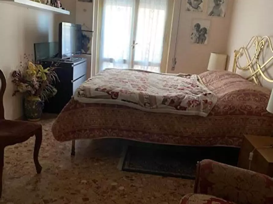 Immagine 11 di Appartamento in vendita  a Camaiore