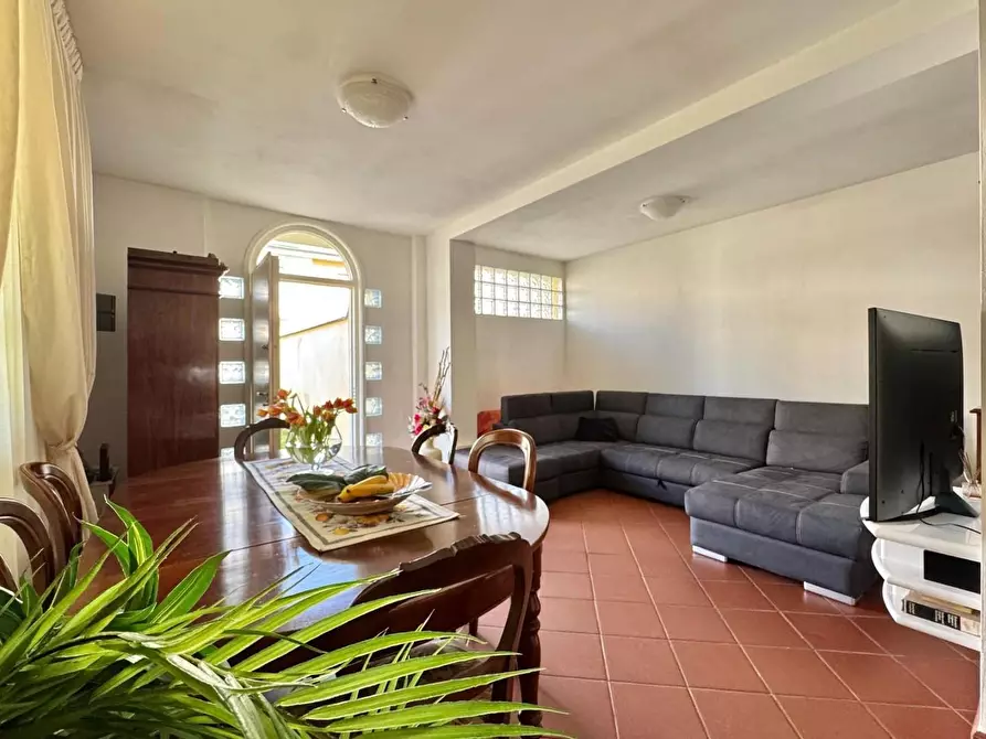 Immagine 15 di Porzione di casa in vendita  a Viareggio