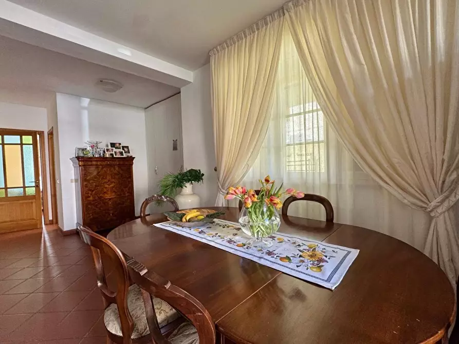 Immagine 13 di Porzione di casa in vendita  a Viareggio