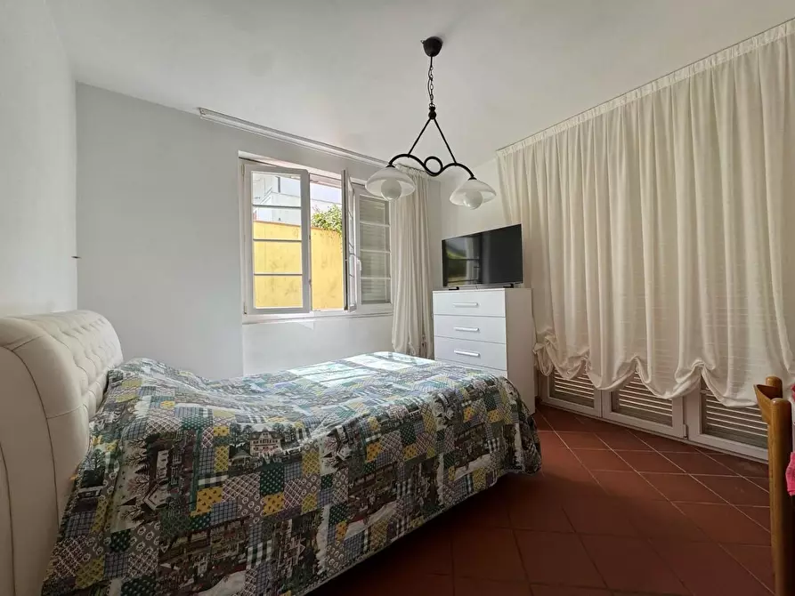 Immagine 25 di Porzione di casa in vendita  a Viareggio