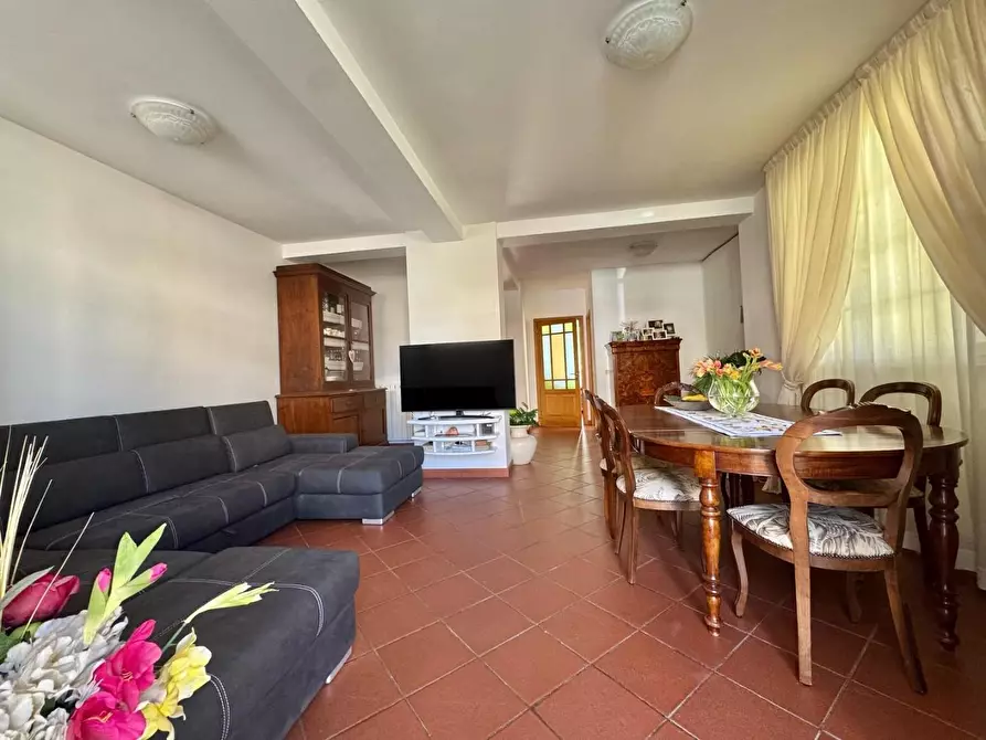 Immagine 17 di Porzione di casa in vendita  a Viareggio