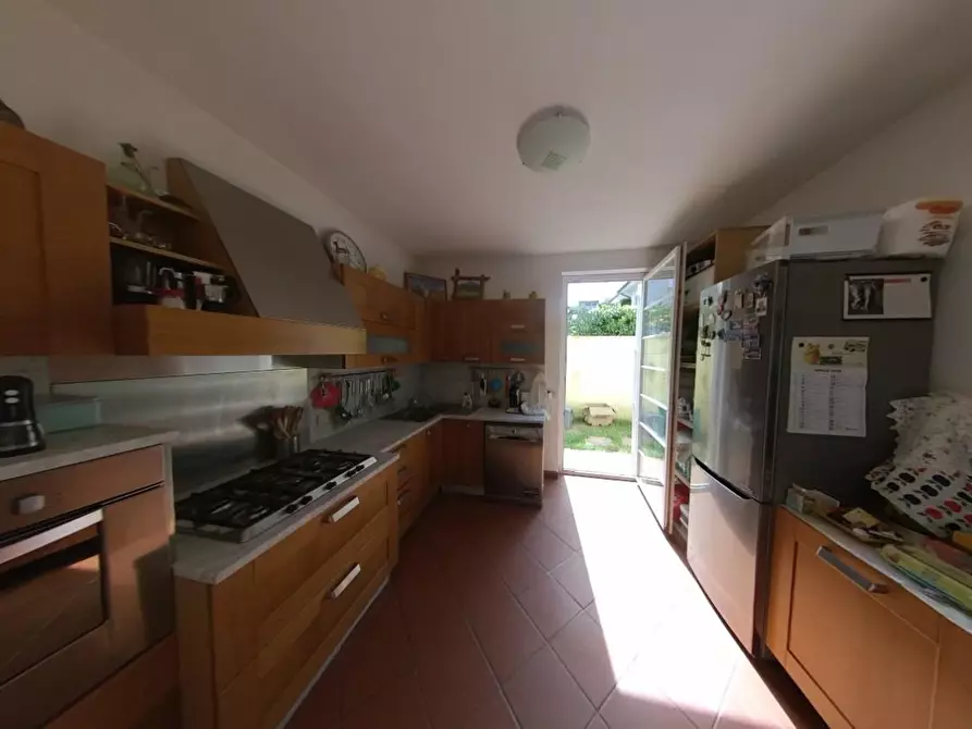 Immagine 19 di Porzione di casa in vendita  a Viareggio