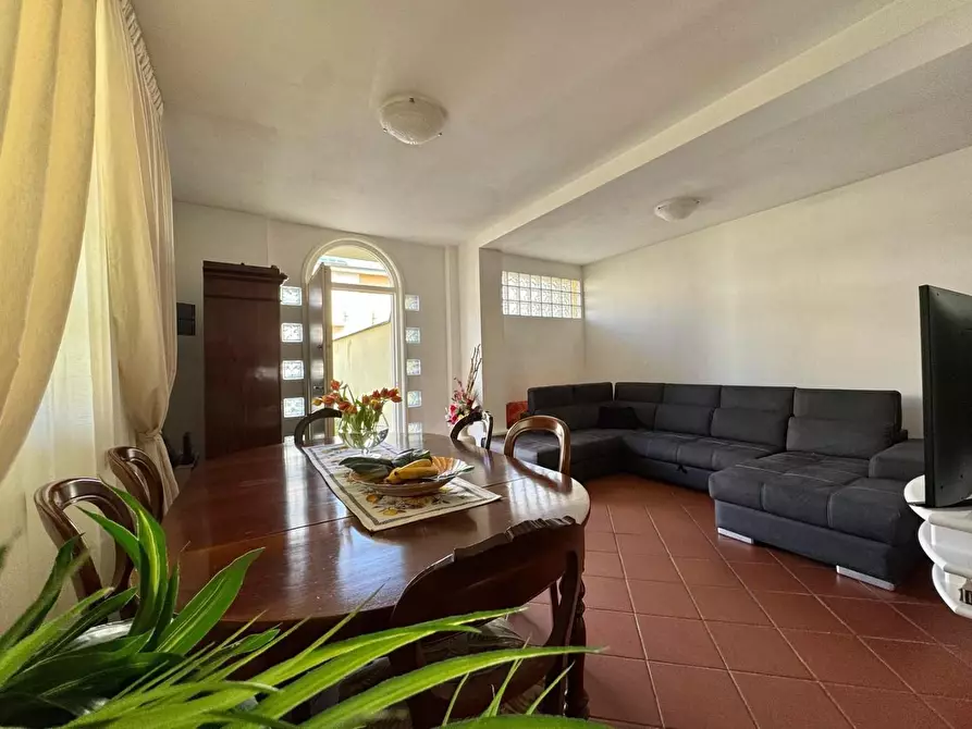 Immagine 9 di Porzione di casa in vendita  a Viareggio