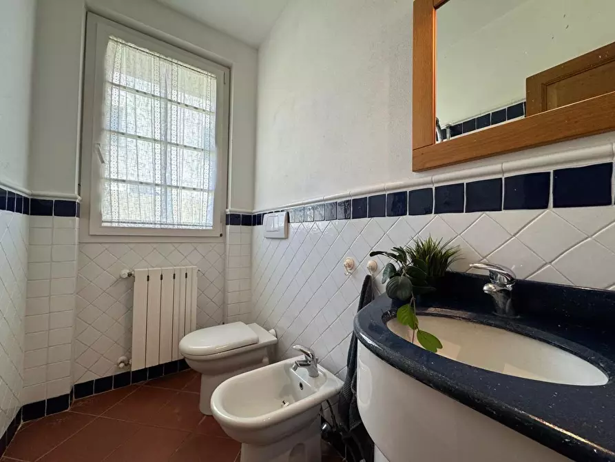 Immagine 20 di Porzione di casa in vendita  a Viareggio