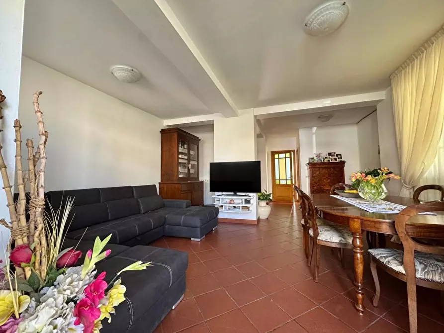 Immagine 16 di Porzione di casa in vendita  a Viareggio