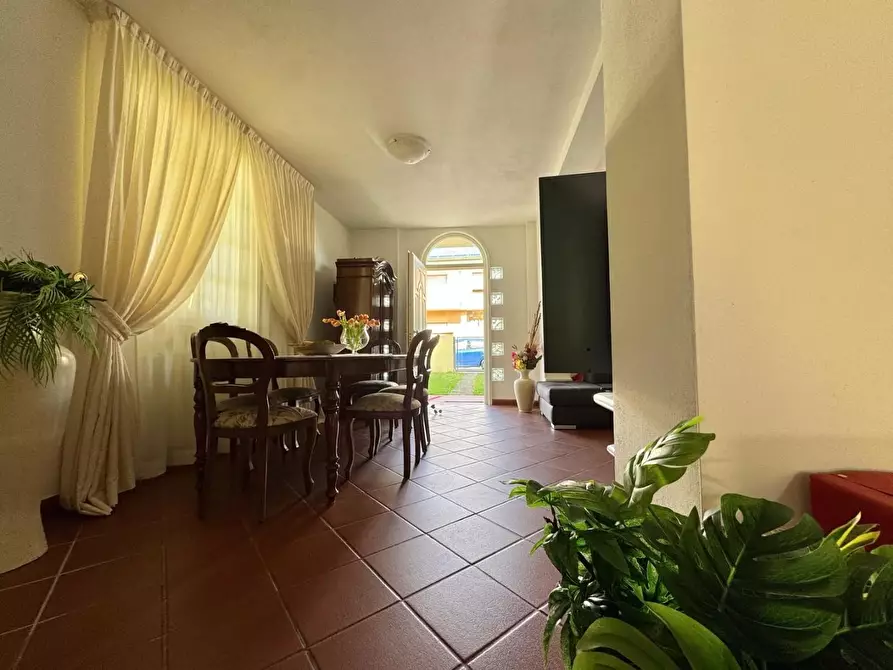 Immagine 6 di Porzione di casa in vendita  a Viareggio