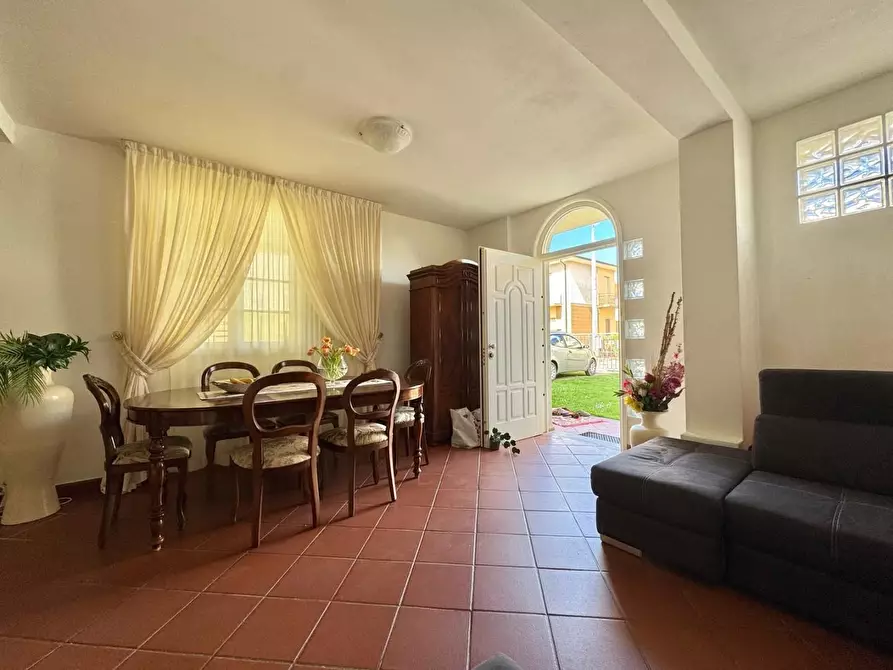 Immagine 7 di Porzione di casa in vendita  a Viareggio