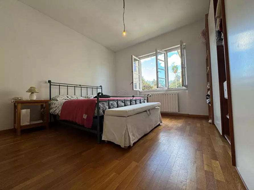 Immagine 23 di Porzione di casa in vendita  a Viareggio