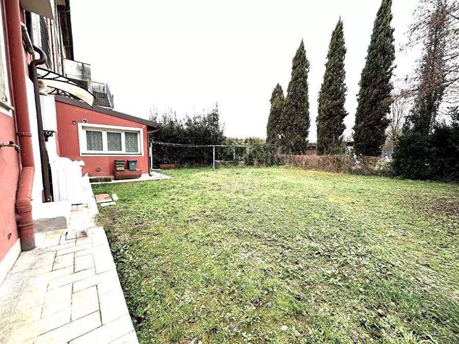 Immagine 25 di Terratetto in vendita  a Lucca