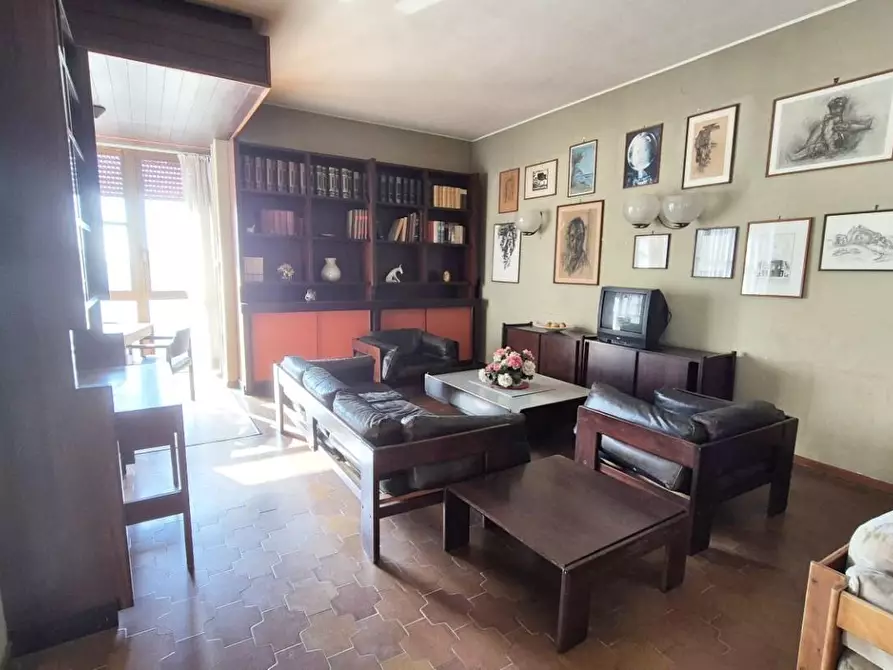 Immagine 7 di Appartamento in vendita  a Viareggio