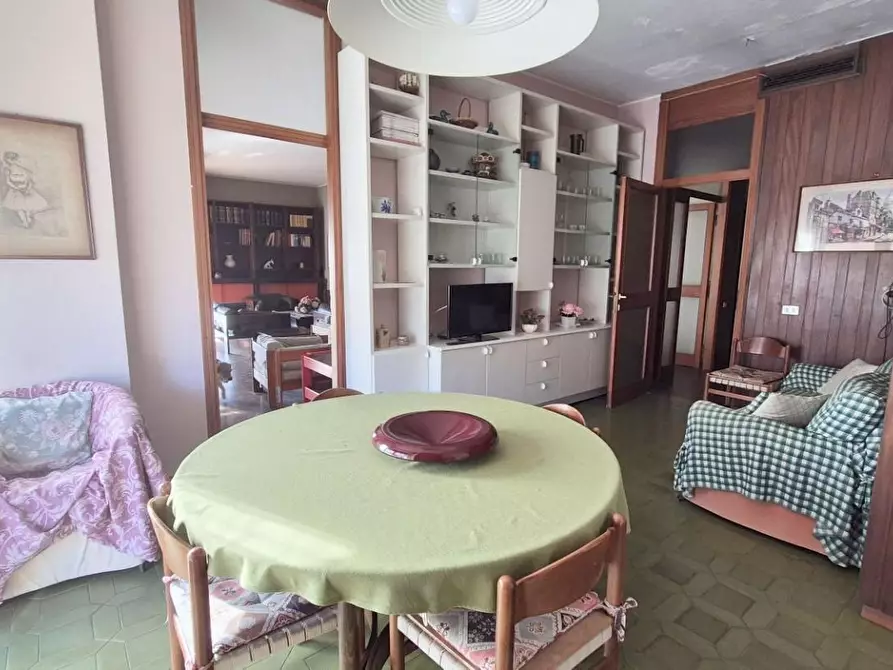 Immagine 24 di Appartamento in vendita  a Viareggio