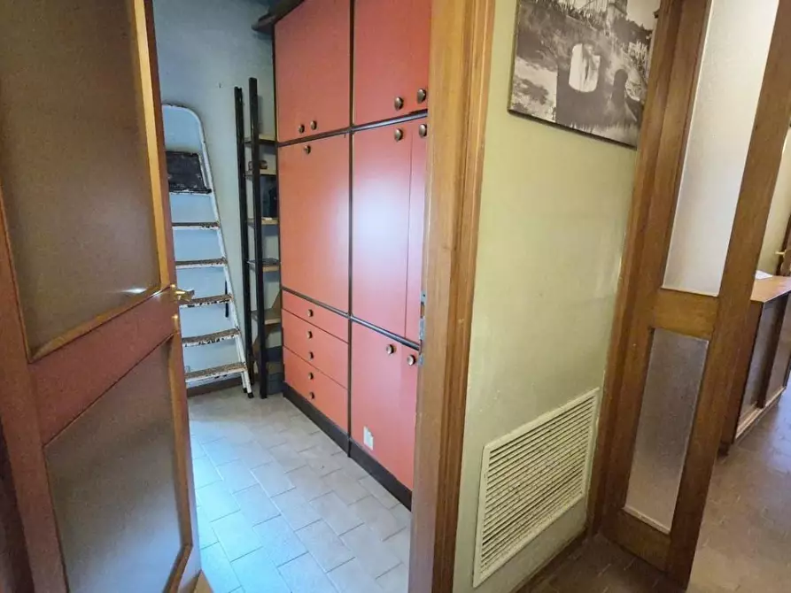 Immagine 57 di Appartamento in vendita  a Viareggio