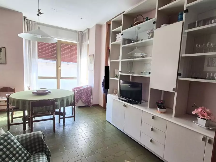 Immagine 17 di Appartamento in vendita  a Viareggio