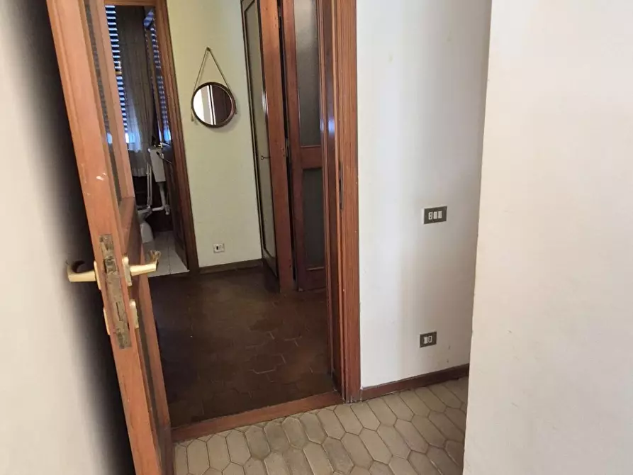 Immagine 82 di Appartamento in vendita  a Viareggio