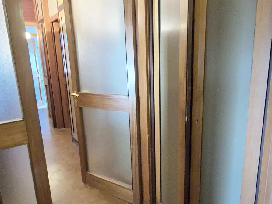 Immagine 58 di Appartamento in vendita  a Viareggio