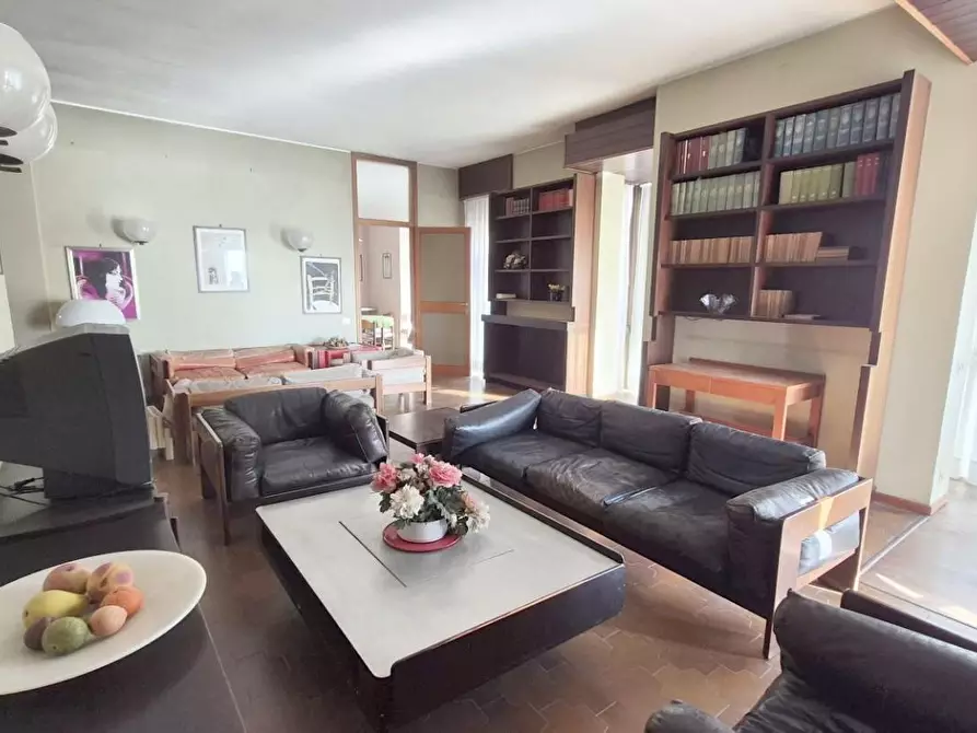 Immagine 14 di Appartamento in vendita  a Viareggio