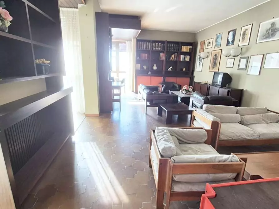 Immagine 6 di Appartamento in vendita  a Viareggio