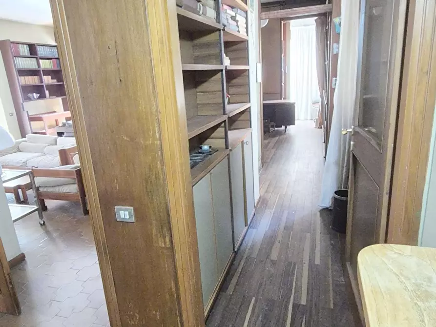 Immagine 39 di Appartamento in vendita  a Viareggio