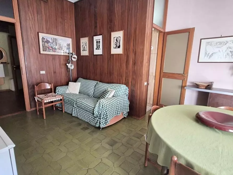 Immagine 21 di Appartamento in vendita  a Viareggio